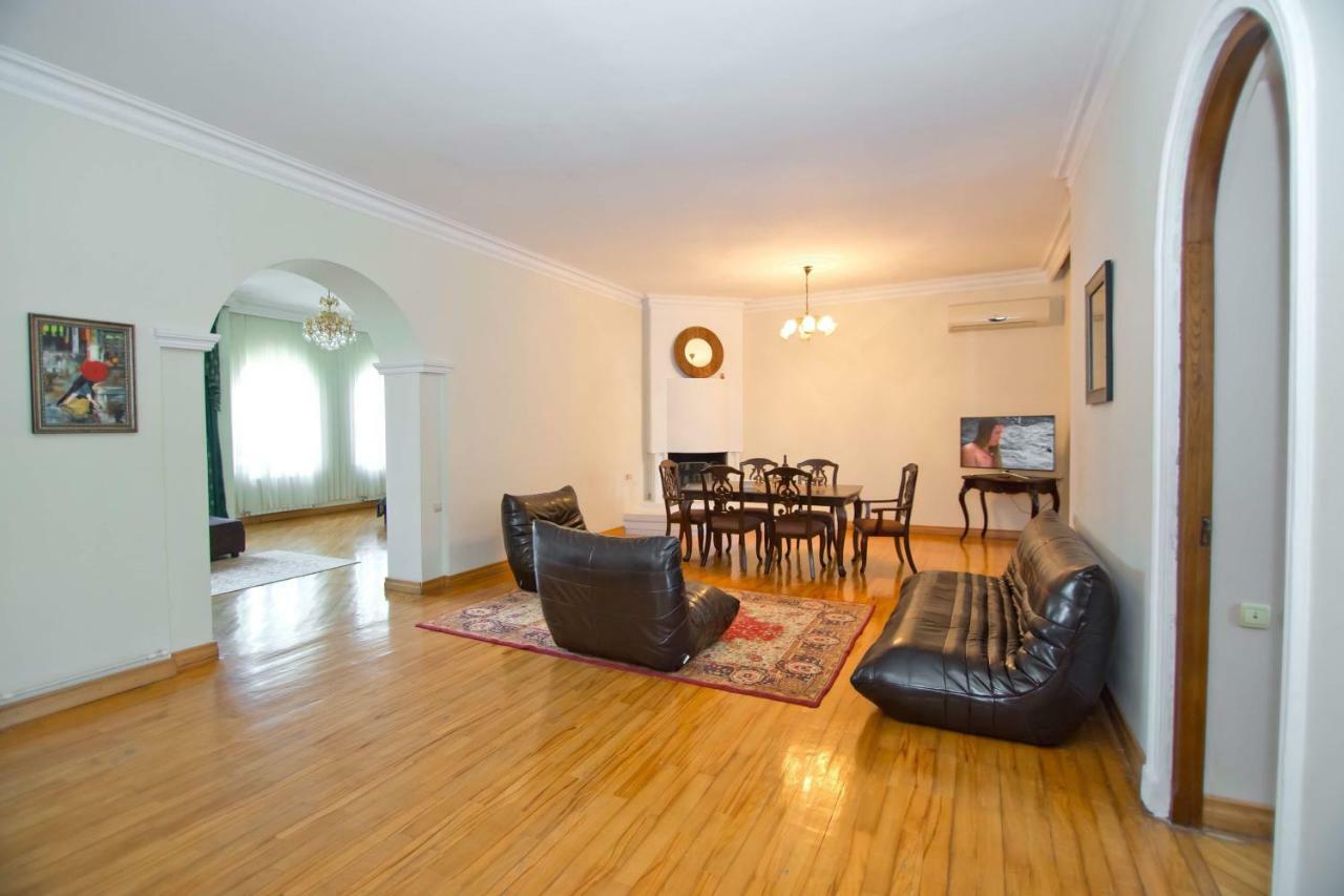 Apartment On Gorgiladze 25 Batum Dış mekan fotoğraf