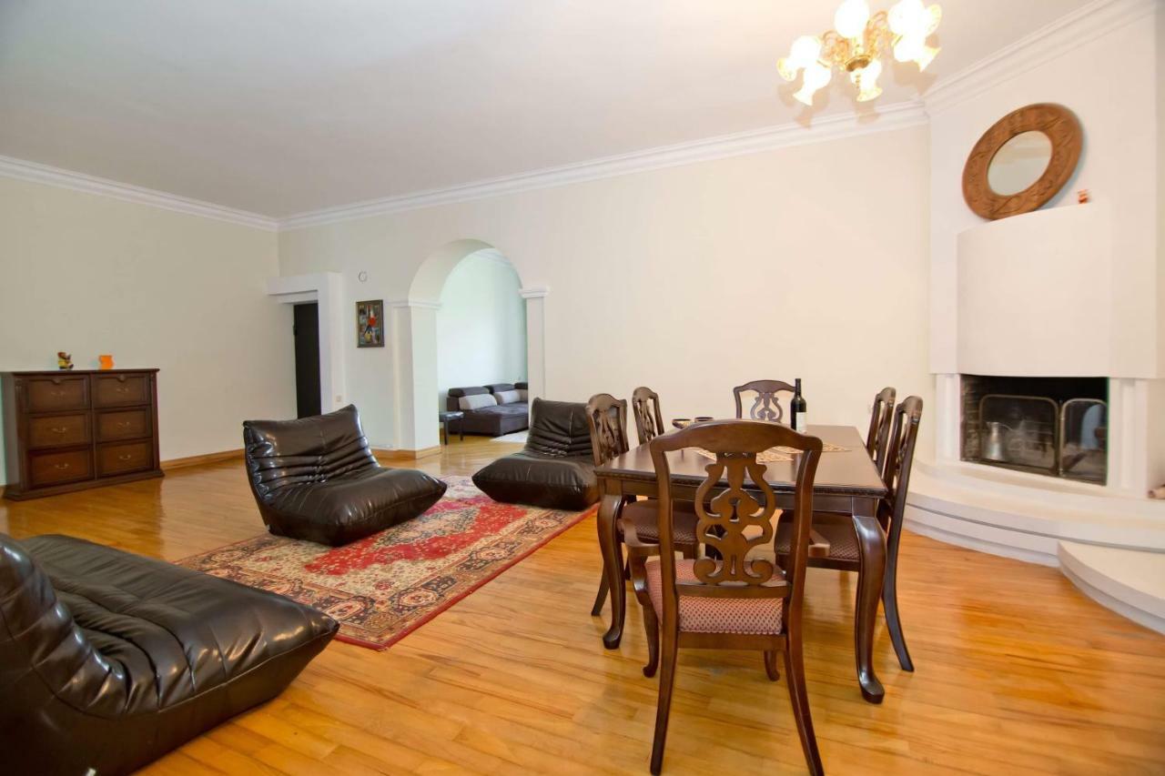 Apartment On Gorgiladze 25 Batum Dış mekan fotoğraf