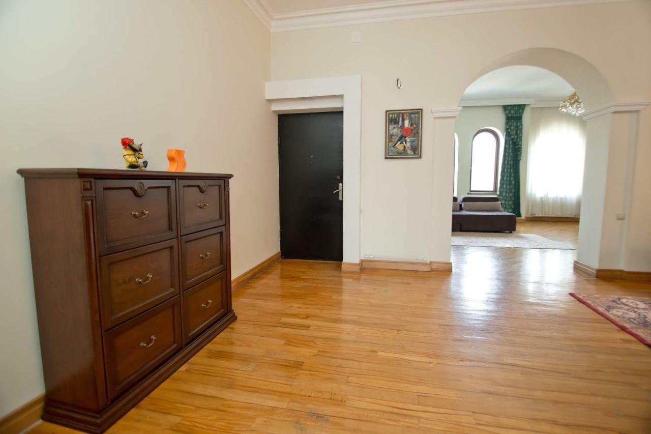 Apartment On Gorgiladze 25 Batum Dış mekan fotoğraf